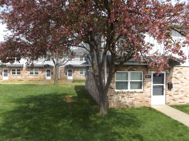 Patterson Place in Farrell, PA - Foto de edificio - Building Photo