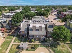 9835 Walnut St in Dallas, TX - Building Photo