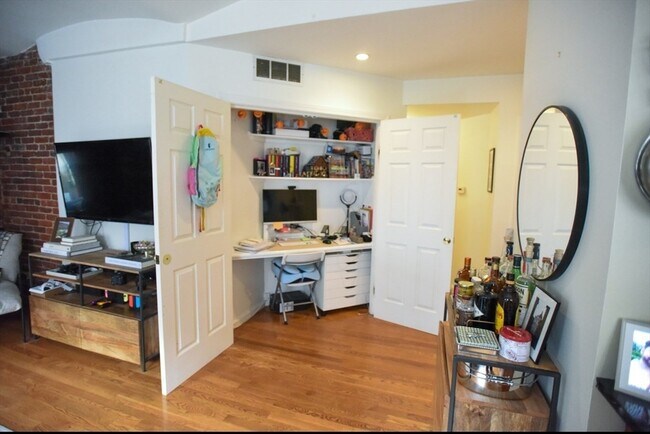 9 Battery St in Boston, MA - Building Photo - Building Photo