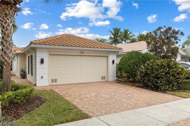 15382 Queen Angel Way in Bonita Springs, FL - Building Photo - Building Photo