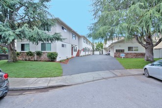 Collins Casa Apartments in Mountain View, CA - Building Photo - Building Photo