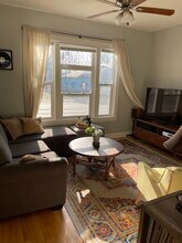807 Lowry Ave NE, Unit 1 in Minneapolis, MN - Building Photo - Building Photo
