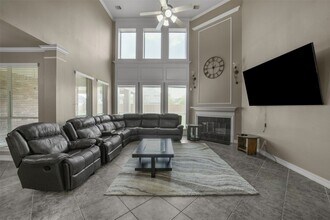 11311 Dawnheath Dr in Cypress, TX - Foto de edificio - Building Photo