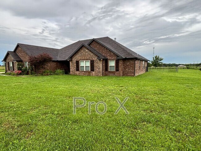 11609 AR-72 in Bentonville, AR - Building Photo - Building Photo