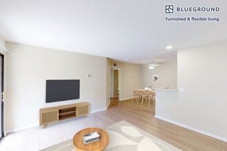 10024 Paseo Montril in San Diego, CA - Building Photo - Building Photo