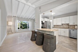 11270 NE 9th Ave in Biscayne Park, FL - Building Photo - Building Photo