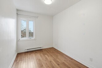 3235 Appleton Av in Montréal, QC - Building Photo - Building Photo
