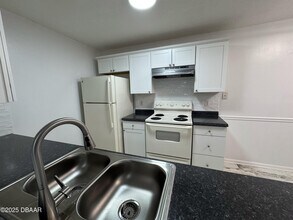 3102 Oak St in Port Orange, FL - Building Photo - Building Photo