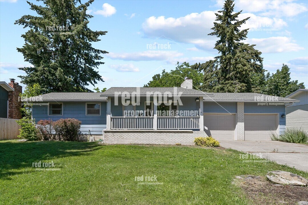 2211 E 49th Ave in Spokane, WA - Building Photo