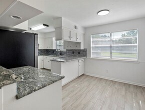 9418 Brooding Oak Cir in Houston, TX - Building Photo - Building Photo