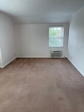 19603 42nd Rd, Unit #2 in Flushing, NY - Foto de edificio - Building Photo