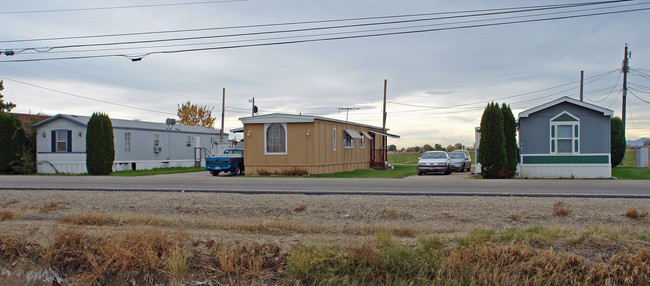 3102 E Ustick Rd in Caldwell, ID - Building Photo - Building Photo