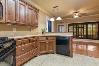 106 Sandhurst Dr in Lafayette, LA - Building Photo - Building Photo