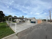 126 W San Joaquin Ave in Tulare, CA - Foto de edificio - Building Photo