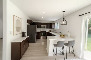 2405 Mastin Lk Rd NW in Huntsville, AL - Building Photo