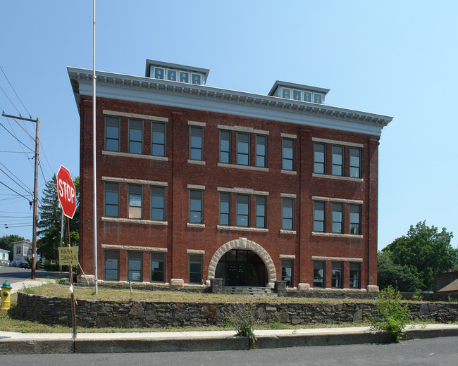 13 Academy St in Catskill, NY - Building Photo - Building Photo