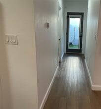 1227 E 7th St in Long Beach, CA - Foto de edificio - Building Photo