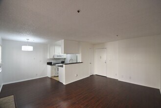 11505 Riverside Dr in Los Angeles, CA - Building Photo - Building Photo