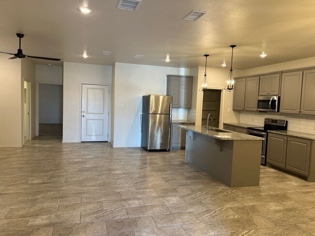 9603 Iola Ave in Lubbock, TX - Foto de edificio - Building Photo