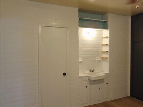 1701 E 38th St in Austin, TX - Building Photo - Building Photo