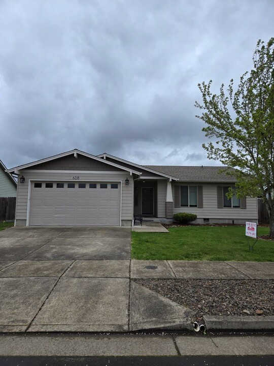 6218 Elena St NE in Albany, OR - Building Photo