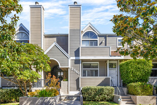 2560 S Centinela Ave in Los Angeles, CA - Building Photo