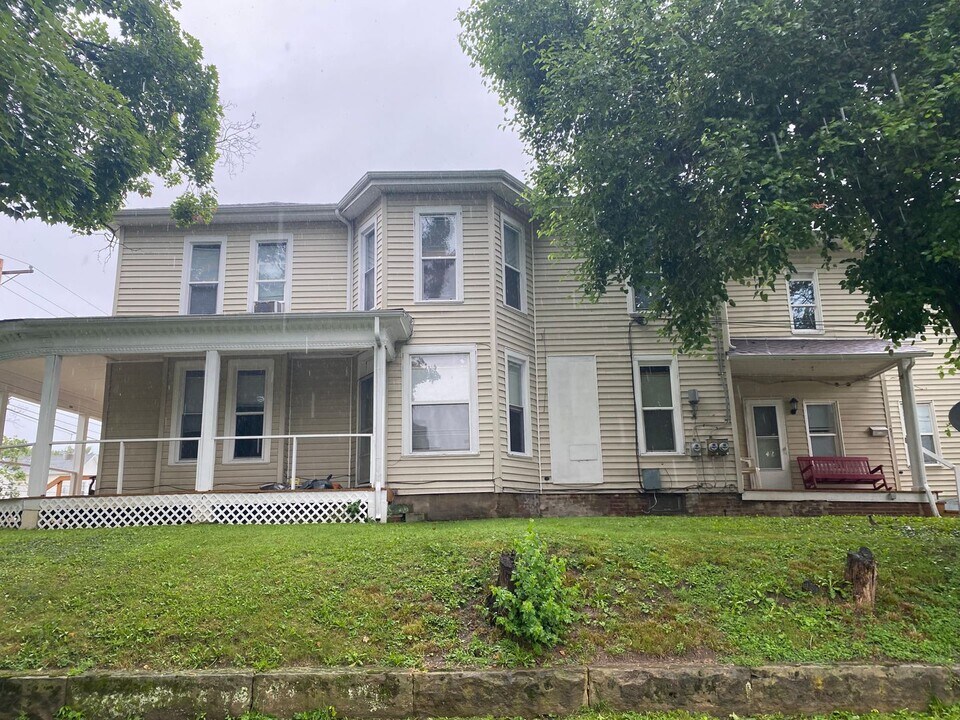 238 S Maple St-Unit -501 1/2 in Lancaster, OH - Building Photo