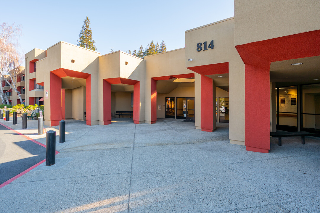 Redwood Seniors of Willow Glen - 55+ in San Jose, CA - Foto de edificio