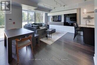90 Stadium Rd in Toronto, ON - Building Photo - Building Photo