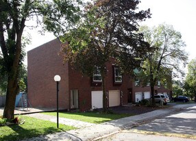 1-11 John Cabotway in Toronto, ON - Building Photo