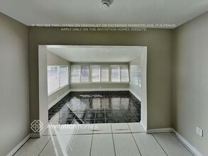 1230 NW 176th Terrace in Miami, FL - Foto de edificio - Building Photo