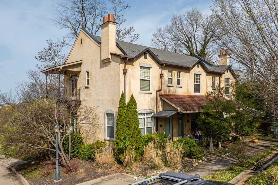 4 N Olive Ave in Fayetteville, AR - Foto de edificio