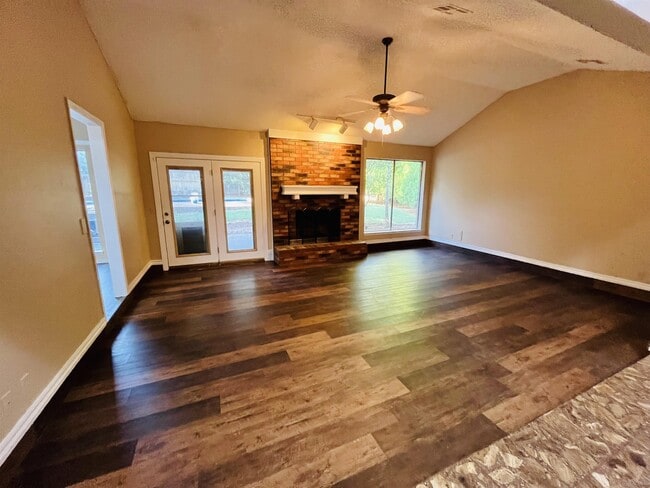 909 E 13th St in Edmond, OK - Building Photo - Building Photo