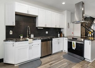 241 Taylor Ave in Columbus, OH - Foto de edificio - Building Photo