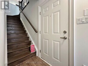 30 Lunar Cres in Mississauga, ON - Building Photo - Building Photo