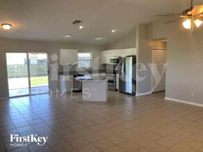 218 Blackstone Dr in Ft. Myers, FL - Building Photo - Building Photo