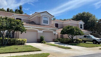 824 Lantern Way, Unit Condo Unit - 2nd Floor in Clearwater, FL - Building Photo