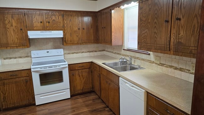 408 N Joplin Pl, Unit B in Russellville, AR - Building Photo - Building Photo