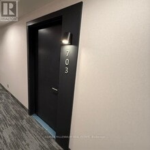 180 Front St E in Toronto, ON - Building Photo - Building Photo