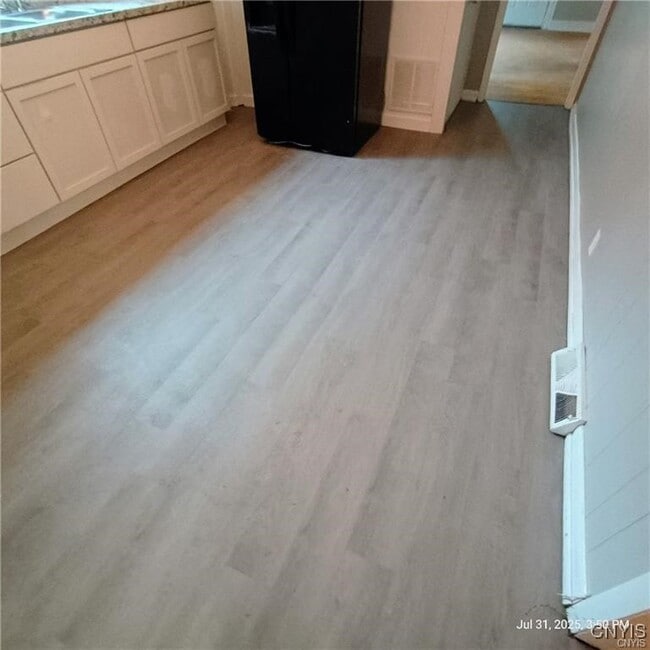 227 Hixson Ave in Syracuse, NY - Foto de edificio - Building Photo