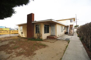 11825 S Vermont Ave in Los Angeles, CA - Building Photo
