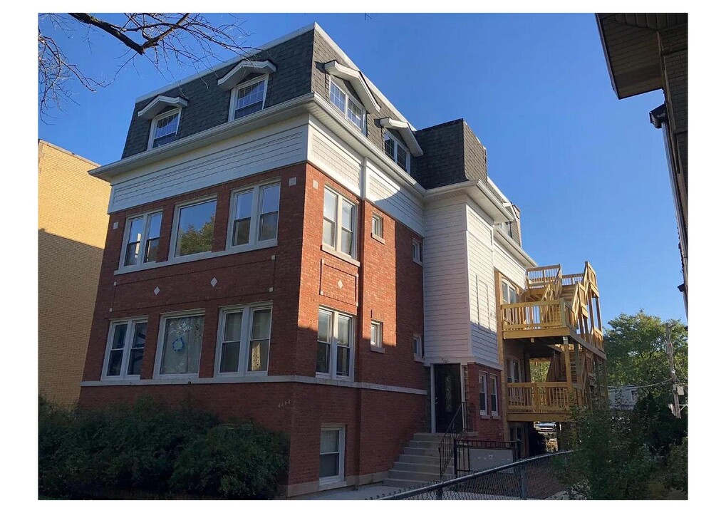 4253 N Kedvale Ave in Chicago, IL - Building Photo