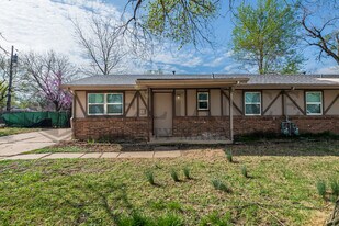 905 E Osie St in Wichita, KS - Building Photo