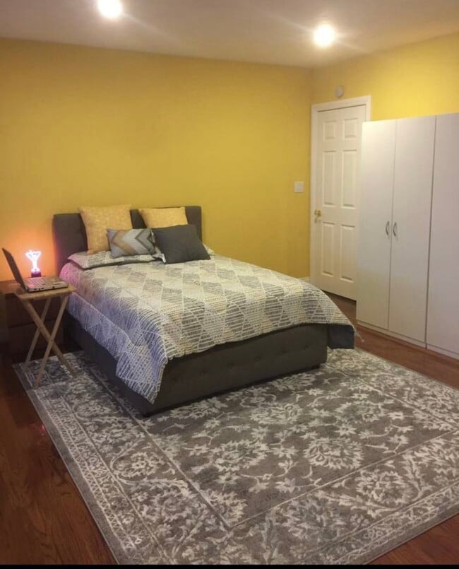 property at 5115 Canoga Ave