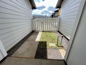 91-1170-1170 Ho?ona?auao St in Kapolei, HI - Building Photo - Building Photo