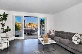 3861 Aruba Cir in Huntington Beach, CA - Building Photo - Building Photo