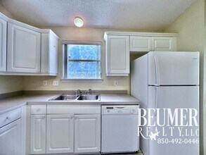 2033 Sequoia Cir in Pensacola, FL - Building Photo - Building Photo