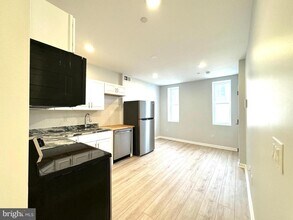 2406 W Thompson St in Philadelphia, PA - Building Photo - Building Photo