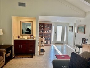 5438 Via Carrizo in Laguna Woods, CA - Foto de edificio - Building Photo