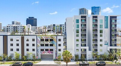 740 N Dixie Hwy, Unit A2 in West Palm Beach, FL - Building Photo - Building Photo